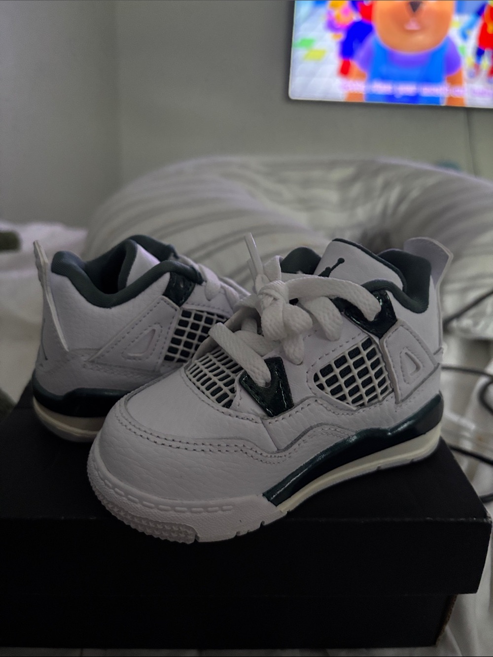 Jordan Kids White and Dark Green Retro Sneakers